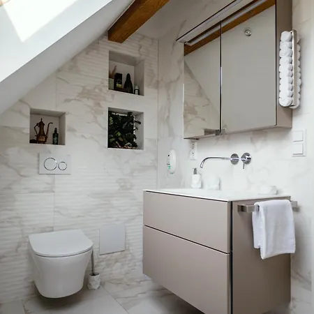 Pine Cone Loft On Baden-baden's Panorama Trail דירה
